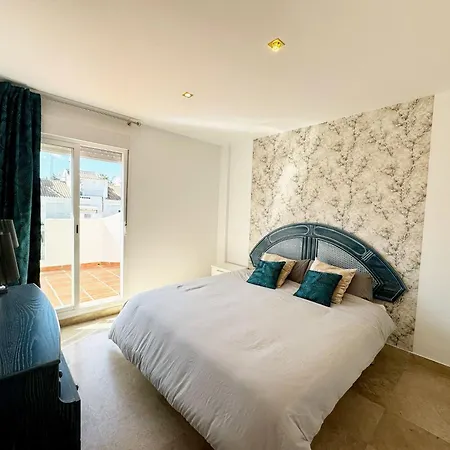 Marbella, Nueva Andalucia, 3 Floors, Pool *